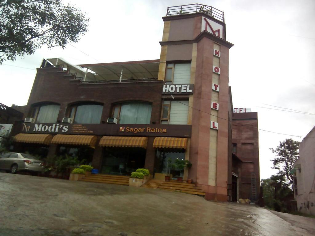 Modi Hotel & Resorts Pinjaur Dış mekan fotoğraf