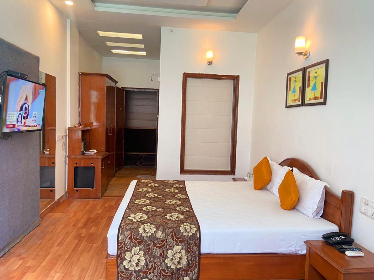 Modi Hotel & Resorts Pinjaur Dış mekan fotoğraf
