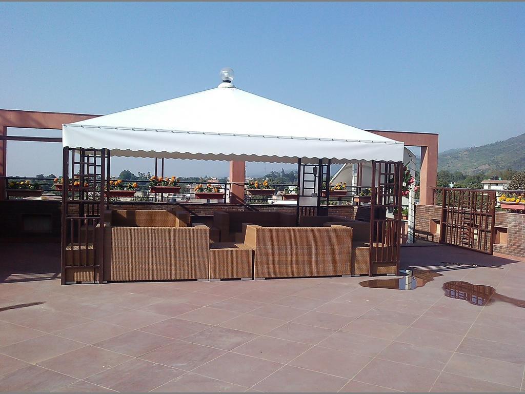 Modi Hotel & Resorts Pinjaur Dış mekan fotoğraf